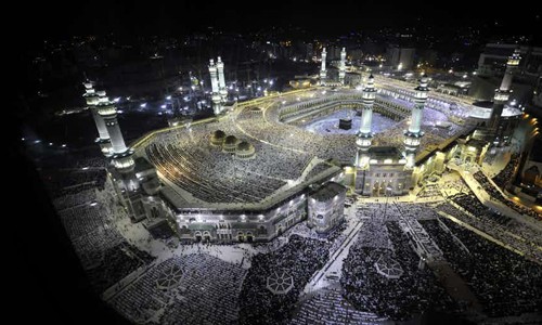 Đại Thánh đường Al Haram ở Mecca, Saudi Arabia là thánh đường rộng nhất và lâu đời nhất thế giới. Là một trong những  nhà thờ lộng lẫy nhất thế giới, công trình này có diện tích 356.800 m2, bao gồm các không gian cầu nguyện ngoài trời và trong nhà, có thể chứa đến 4 triệu tín đồ trong thời gian Hajj.